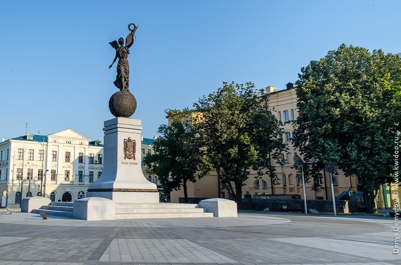 Монумент независимости в Харькове