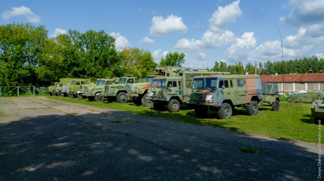 Экспозиция самых разнообразных военных автомобилей, состоявших или стоящих на вооружении армии Литвы.