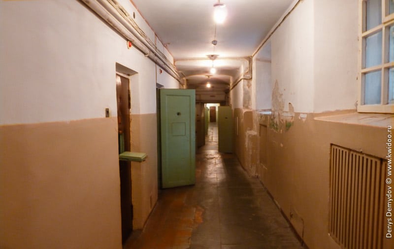 Длинные коридоры в застенках КГБ