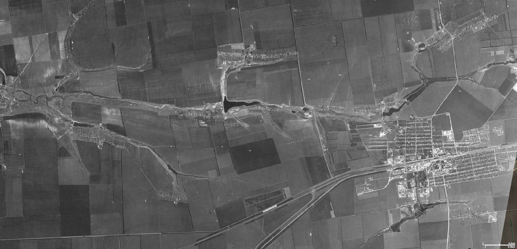 Плотина и пруд на реке Вольнянка возле Дерезовки на спутниковом снимке 1965 года