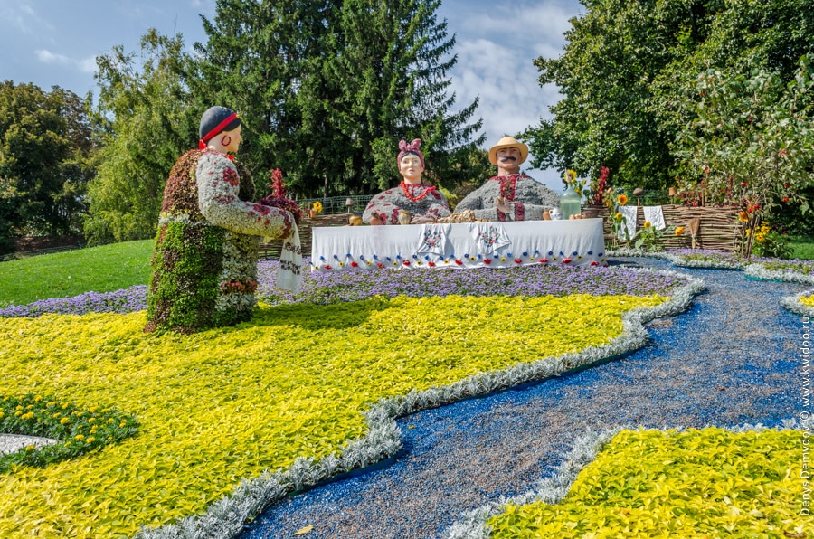 Цветочные композиции в 2014 году были все на украинскую тематику