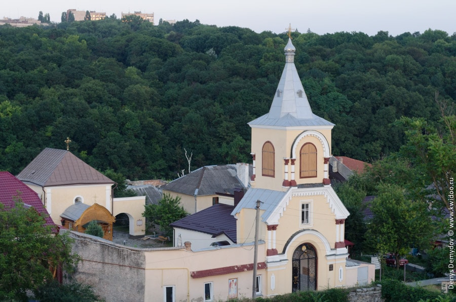 Современная церковь Святого Николая в Каменец-Подольском