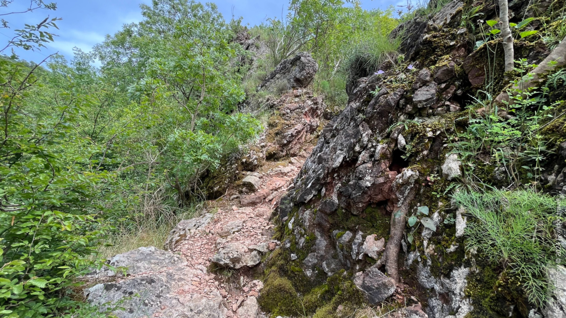 In some parts, the road is a very steep path among the rocks, crumbling underfoot.